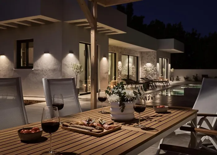 Onore Villa, With Heated Pool & Signature Design, By Thinkvilla Villa *