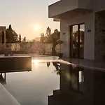 Villa Onore Villa, With Heated Pool & Signature Design, By Thinkvilla