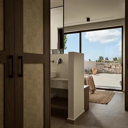 Onore Villa, With Heated Pool & Signature Design, By Thinkvilla * Gaitani