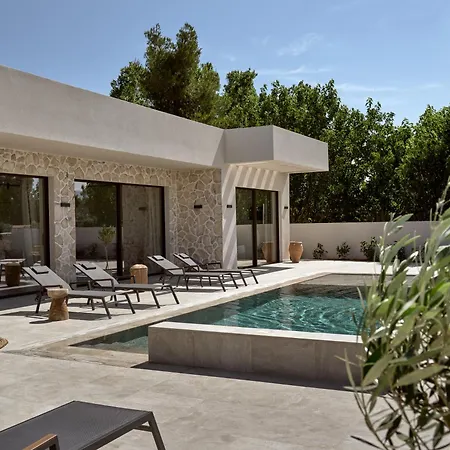 Onore Villa, With Heated Pool & Signature Design, By Thinkvilla * Gaitani