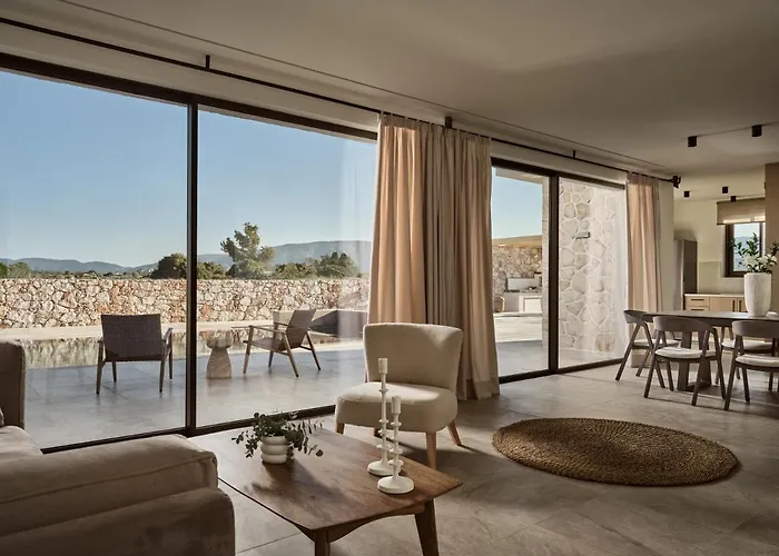 Onore Villa, With Heated Pool & Signature Design, By Thinkvilla *