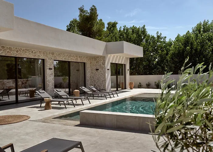 Onore Villa, With Heated Pool & Signature Design, By Thinkvilla * Gaitani